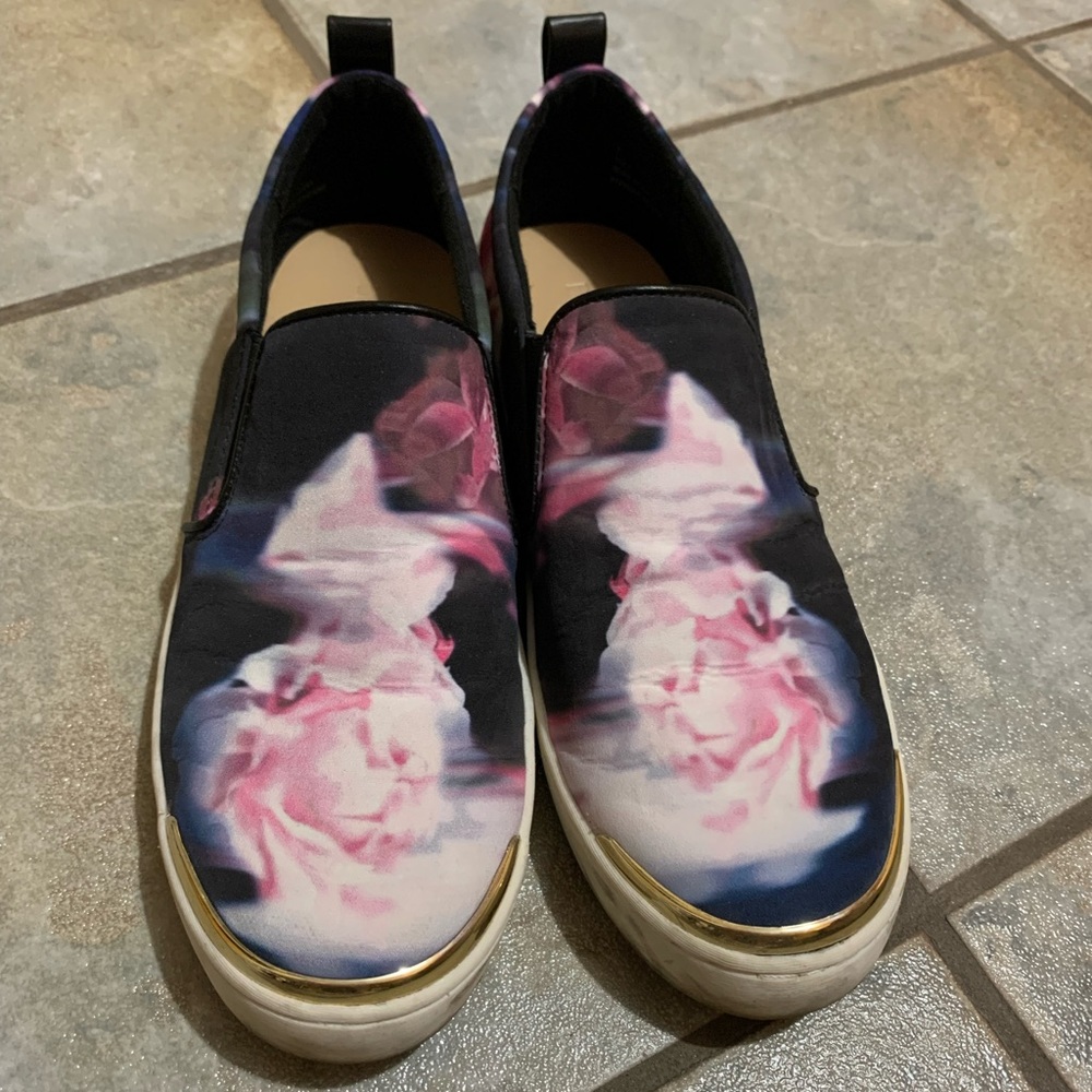 Floral slip on shoes size 9